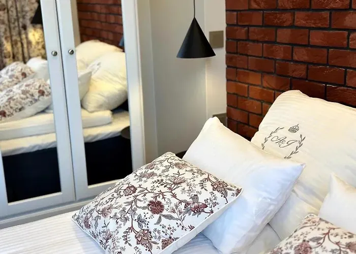 Piastowska * ポラニツァ・ズドゥルイ