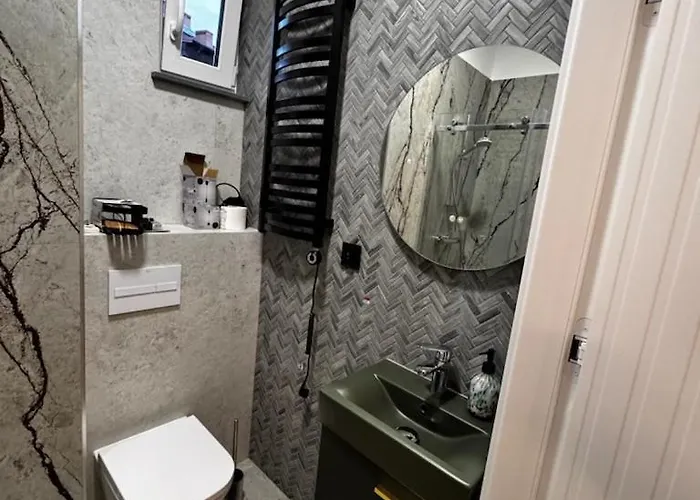 Piastowska アパート ポラニツァ・ズドゥルイ